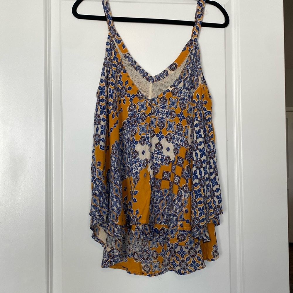 Lola P Size Large Top